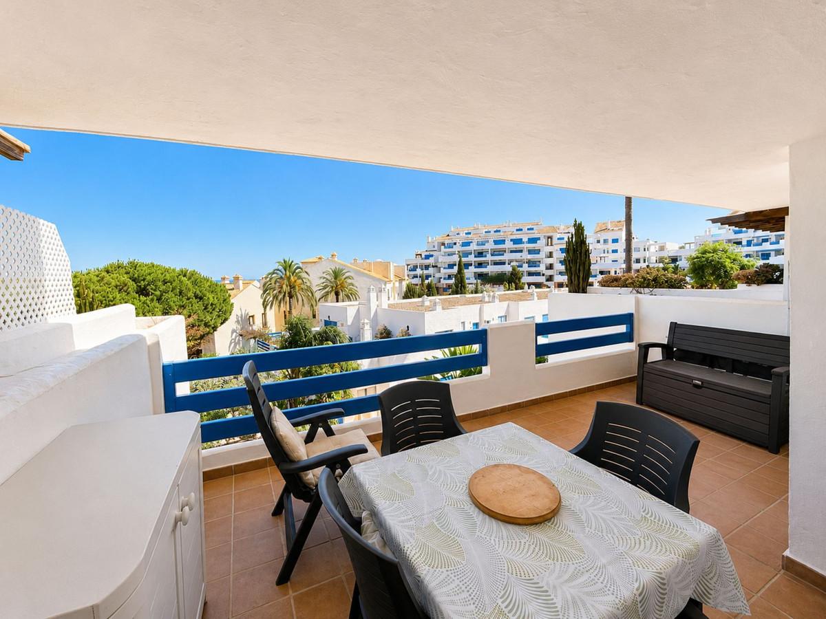 Apartment Middle Floor in Manilva