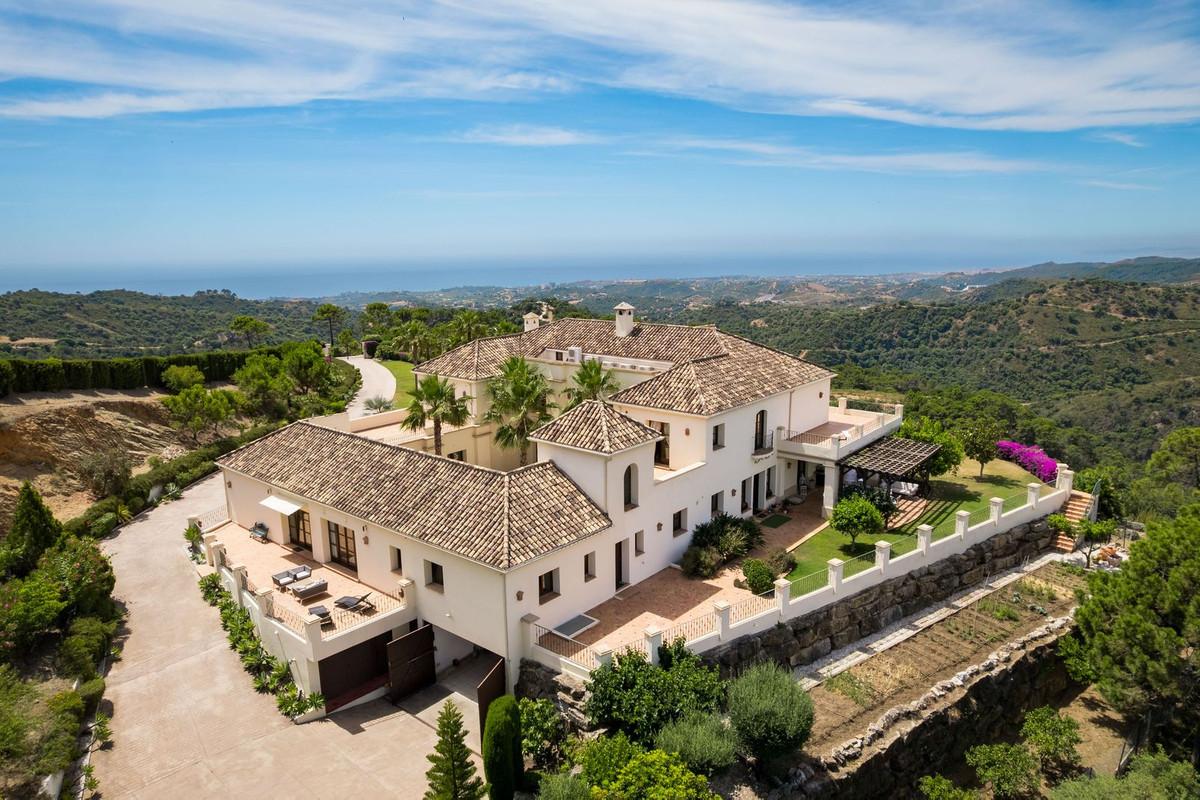 Villa Detached in Estepona