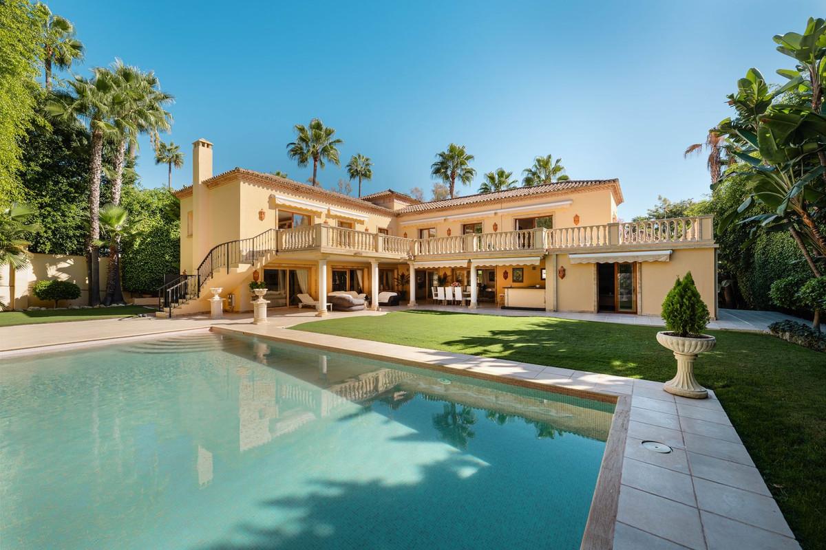Villa Detached in Nueva Andaluc&iacute;a