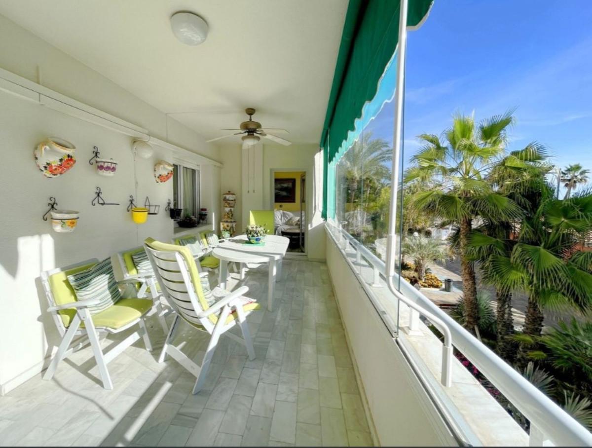 Apartment Middle Floor in Estepona