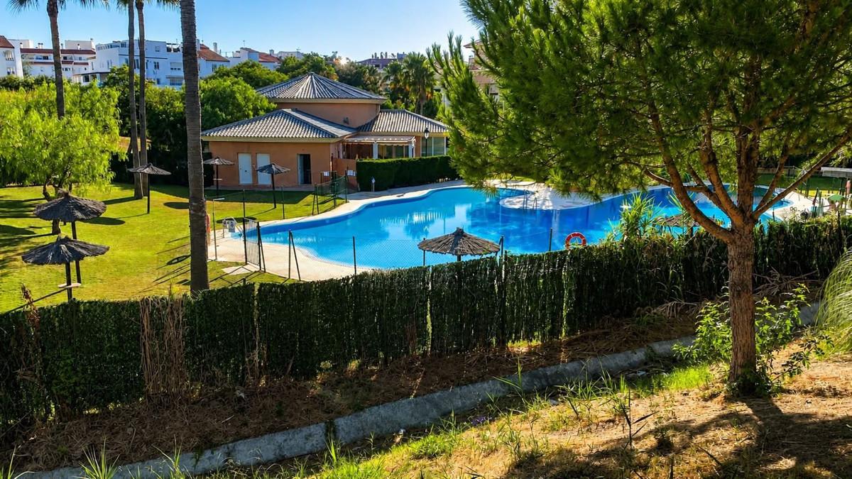 Apartment Middle Floor in San Luis de Sabinillas