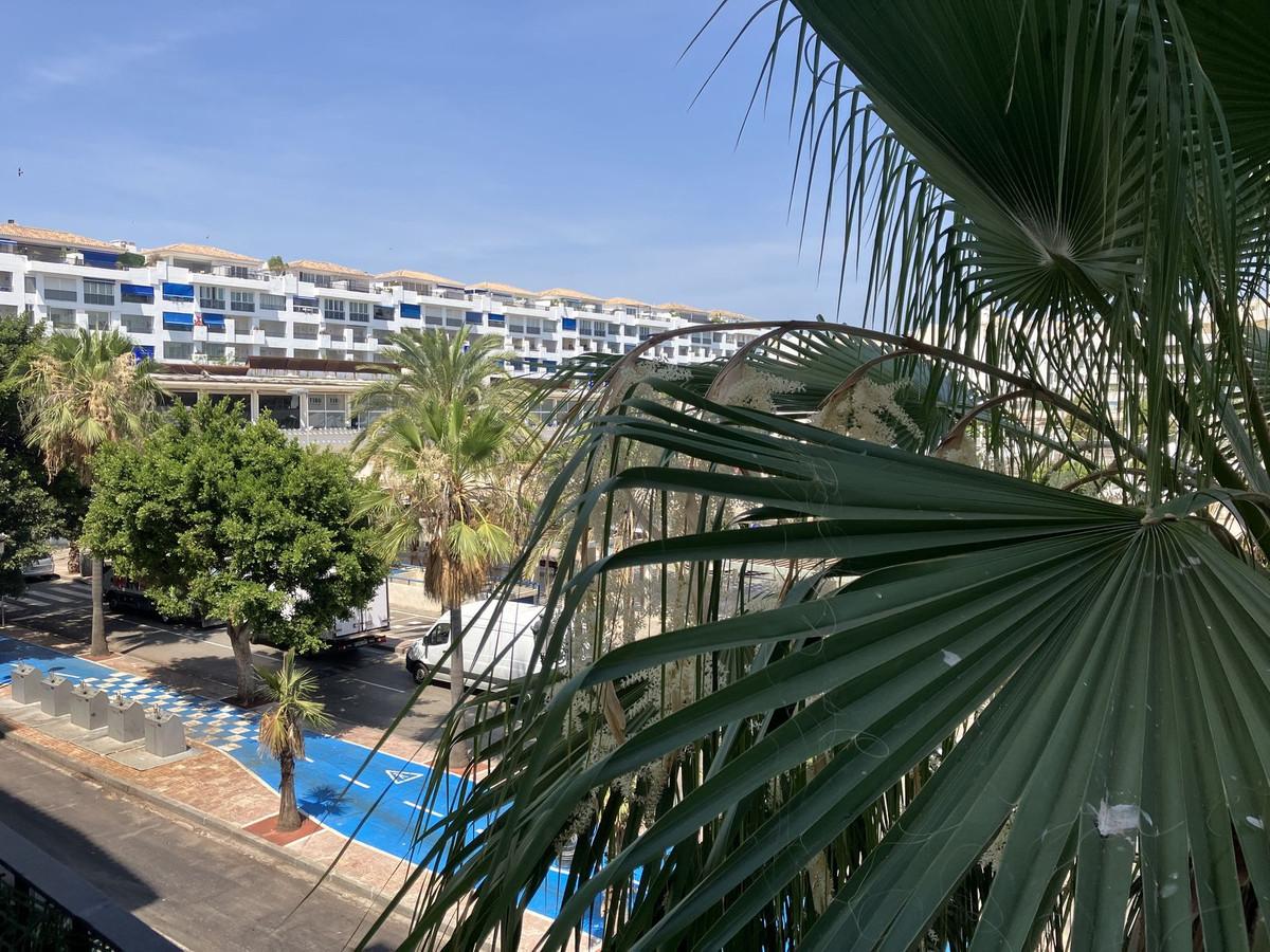 Apartment Middle Floor in Puerto Ban&uacute;s