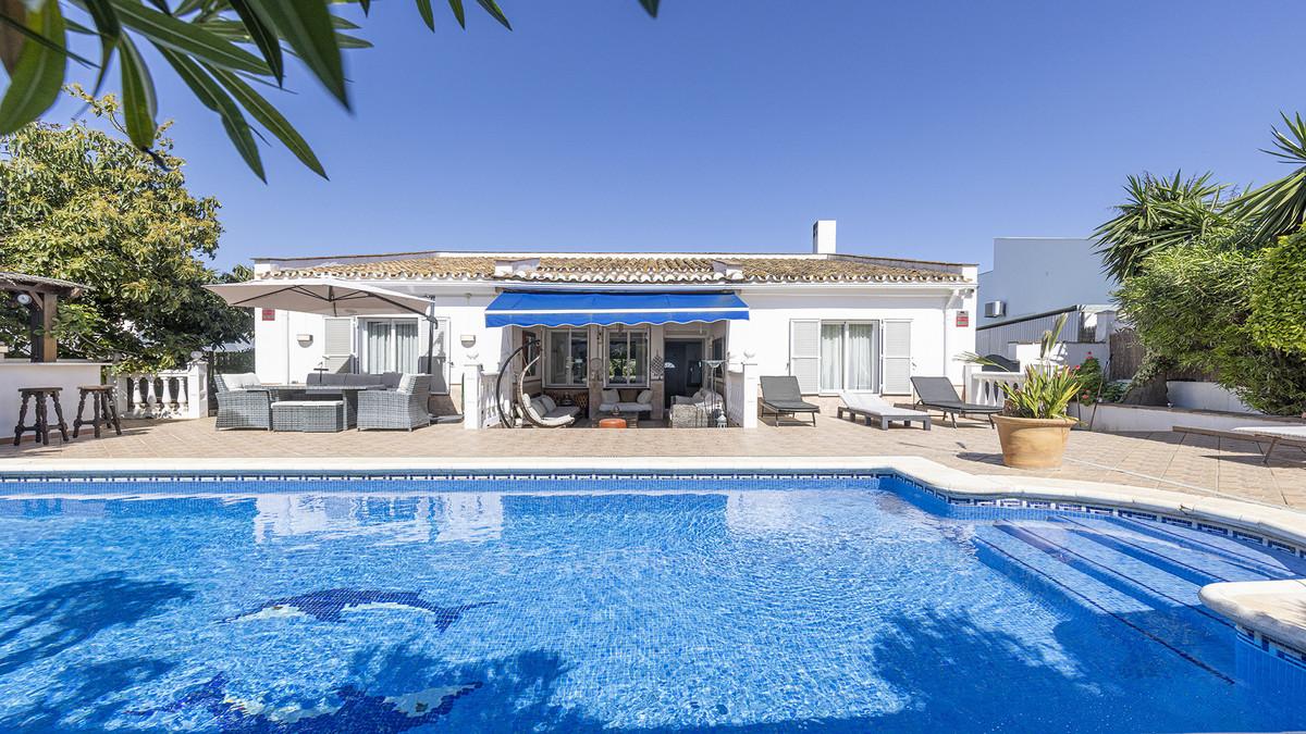 Villa Detached in La Duquesa