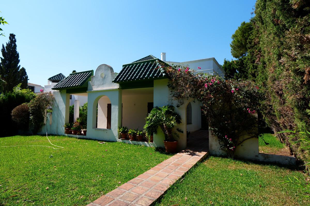 Villa Detached in Las Chapas
