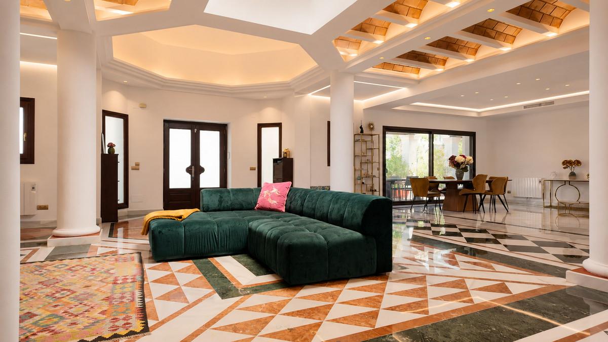 Villa Detached in The Golden Mile