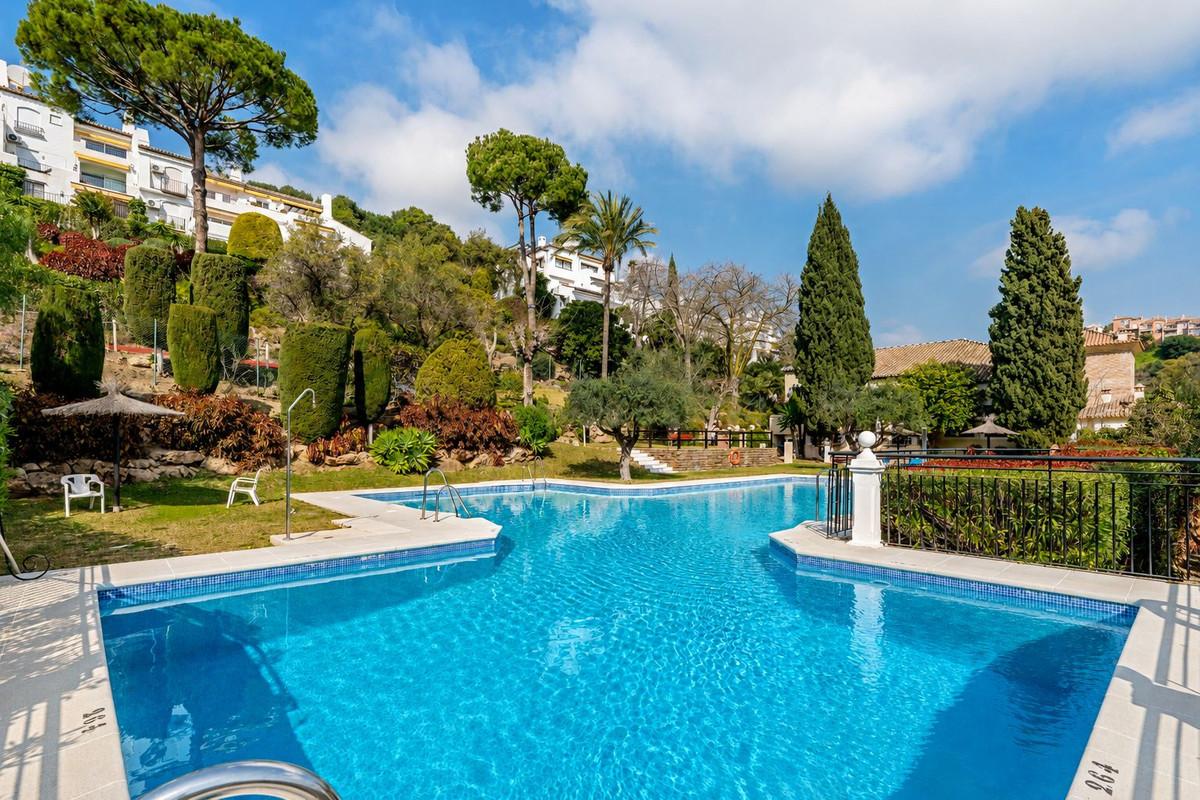 Apartment Middle Floor in Los Almendros