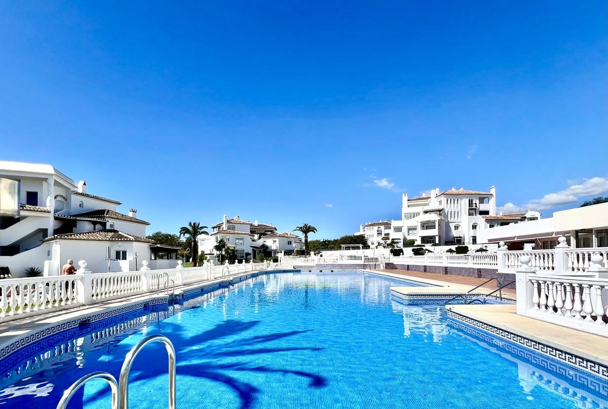 Apartment Middle Floor in Elviria