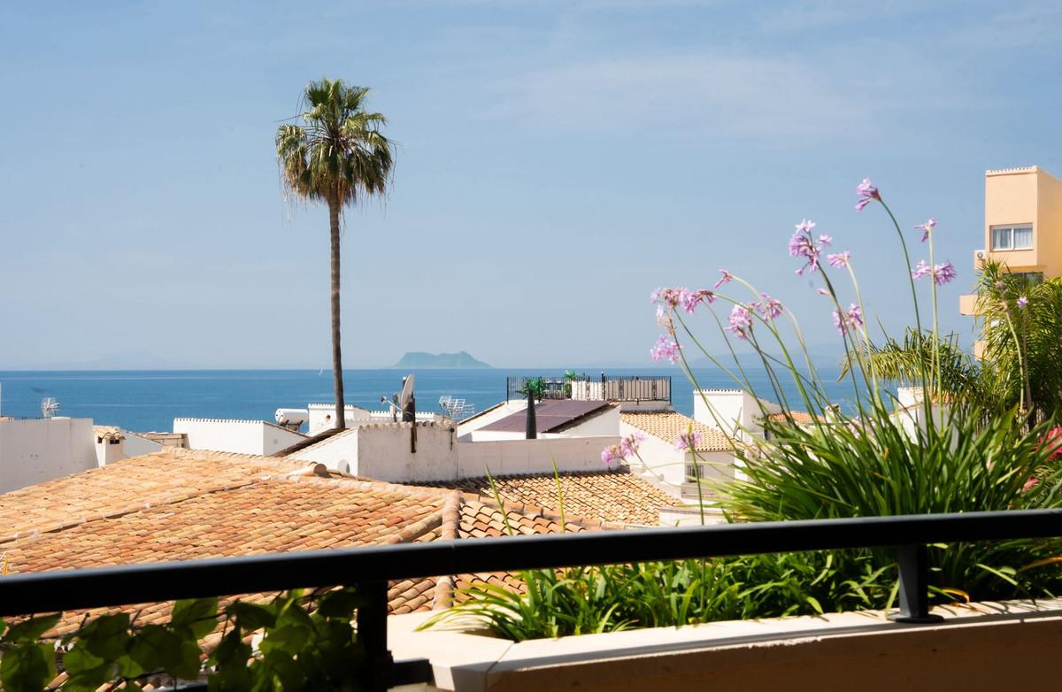 Apartment Middle Floor in Estepona