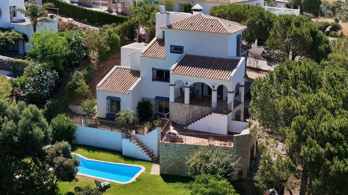 Villa Detached in Valtocado