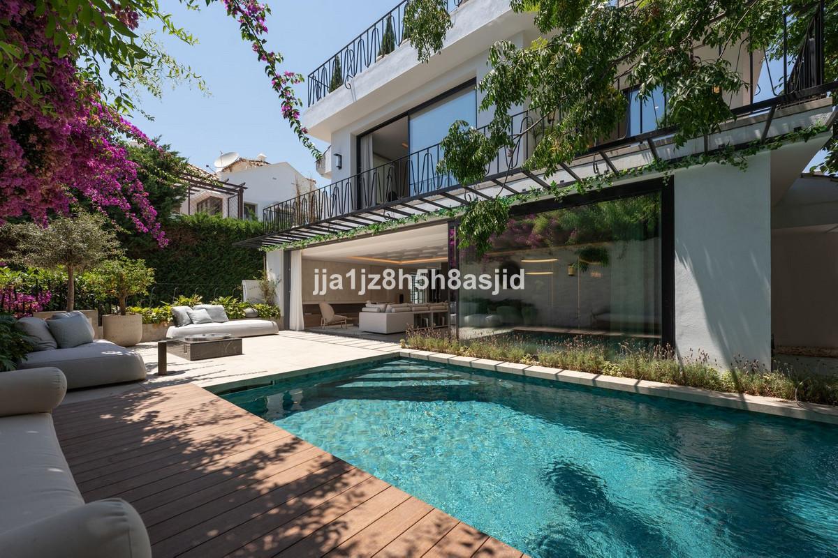 Villa Detached in The Golden Mile