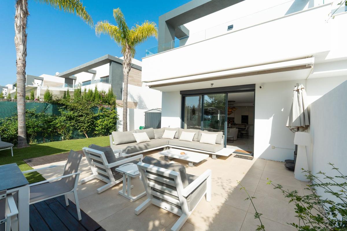 Villa Semi Detached in Selwo