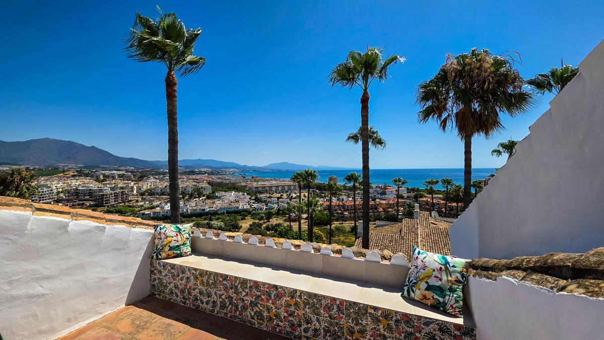 Townhouse Terraced in La Duquesa