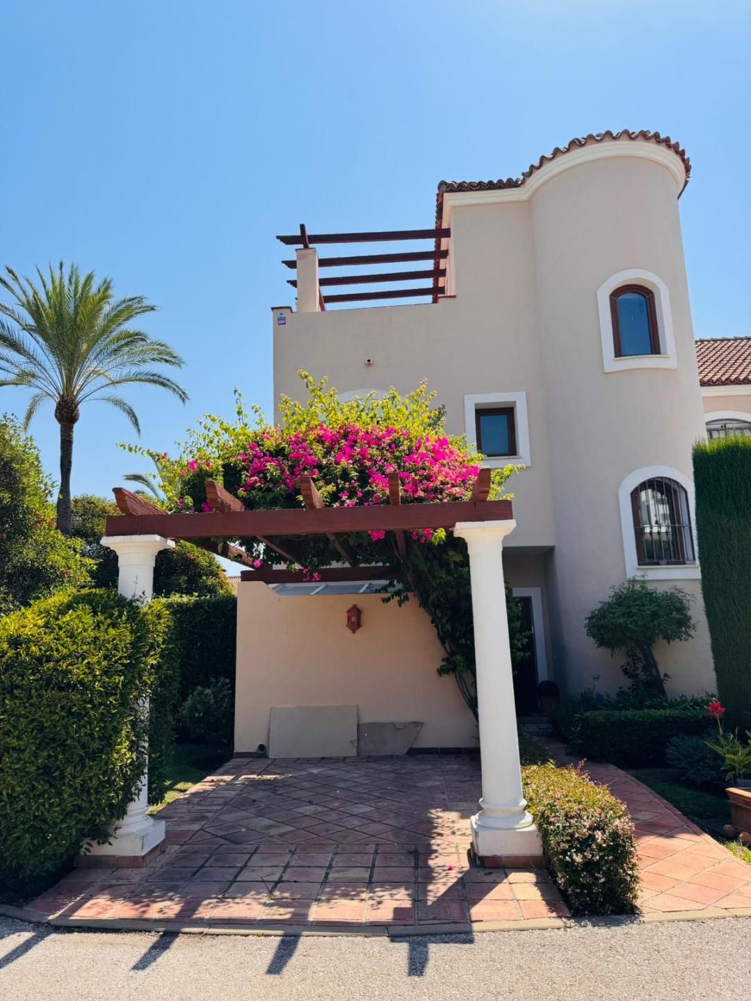 Townhouse Terraced in El Paraiso