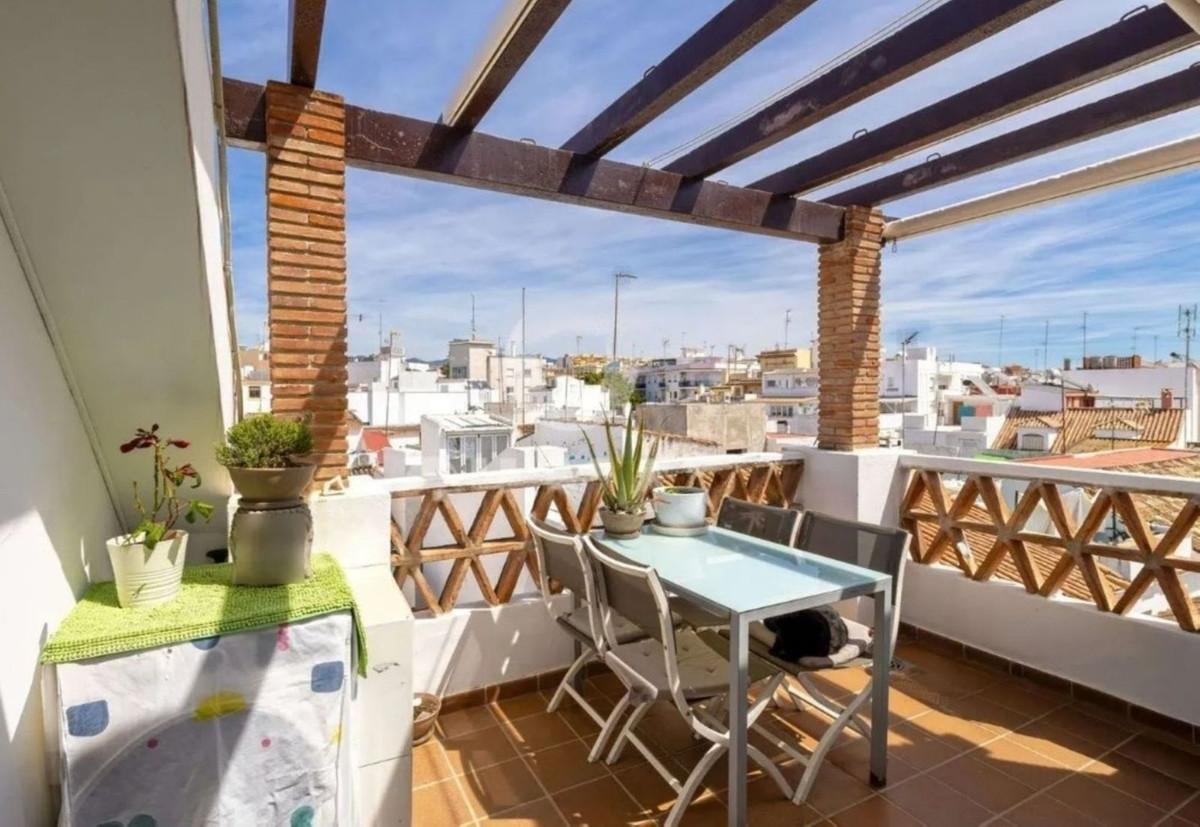 Apartment Penthouse in Estepona