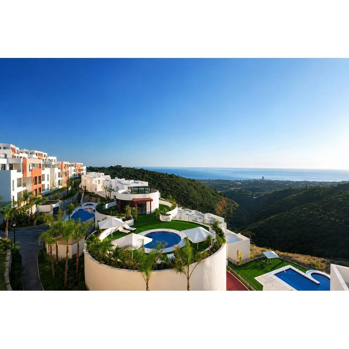 Apartment Middle Floor in Altos de los Monteros