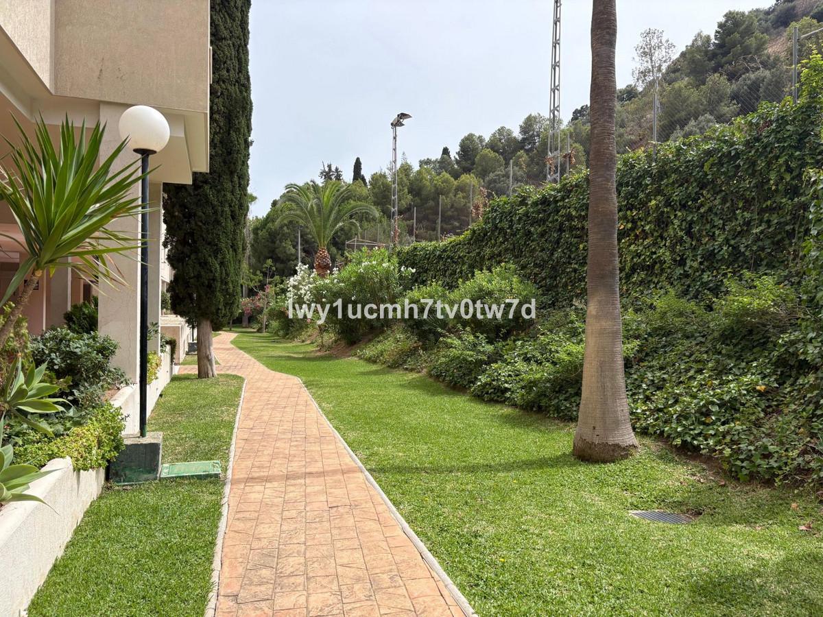 Apartment Middle Floor in Limonar