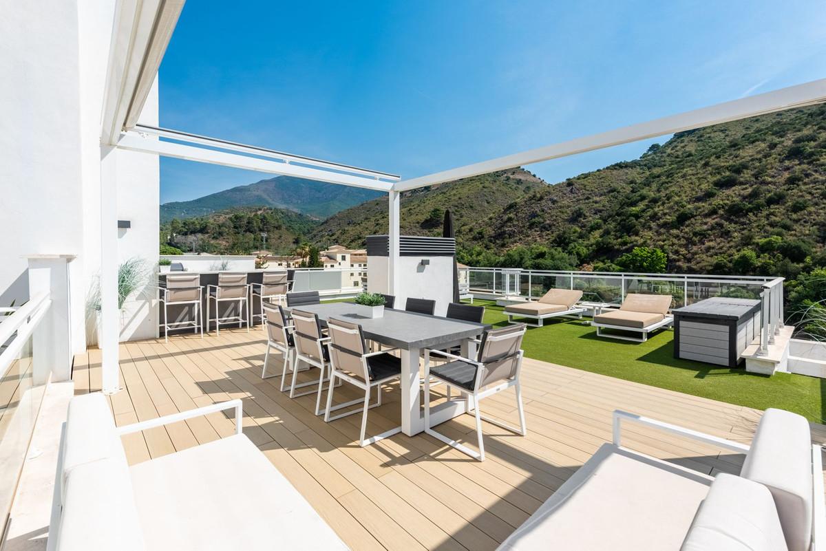 Apartment Penthouse in Benahav&iacute;s