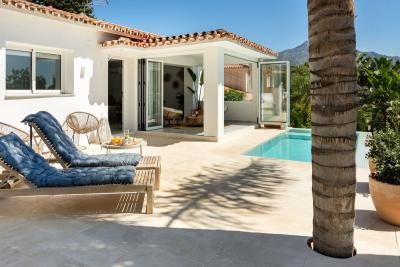 R5434039, Villa Detached in La Campana