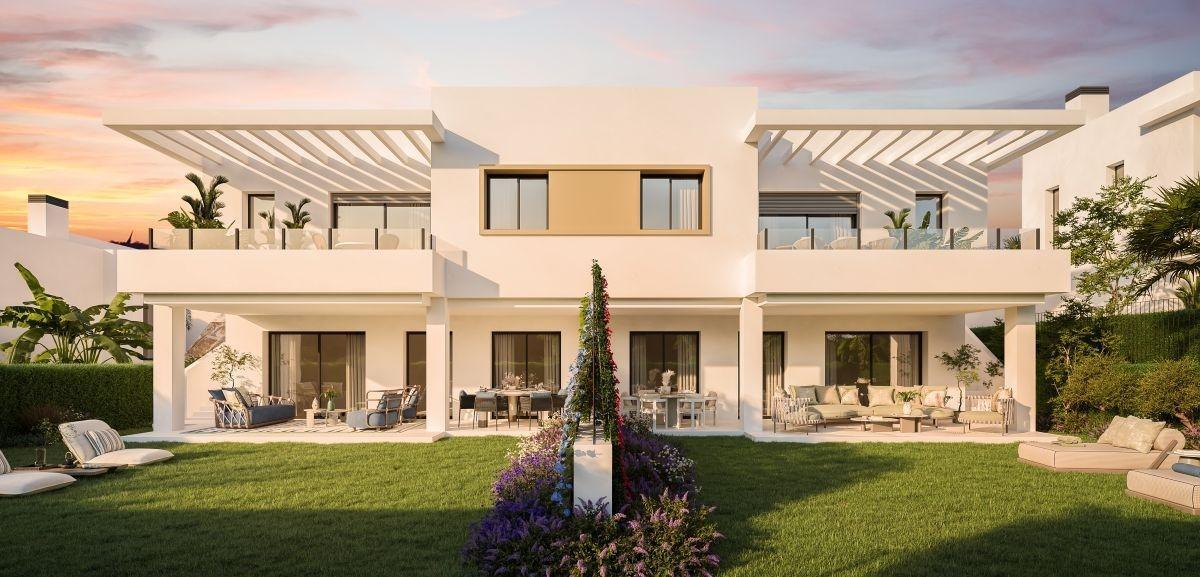 House Semi-Detached House in Estepona