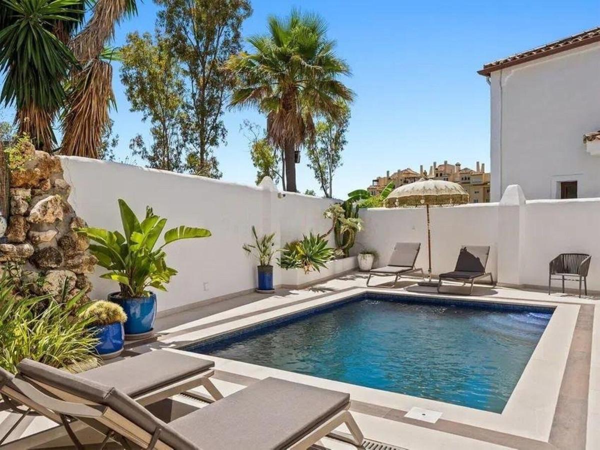 Villa Detached in New Golden Mile