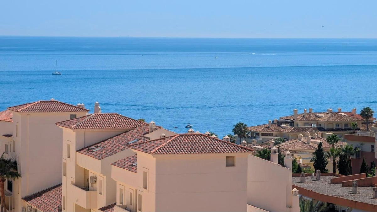 Apartment Middle Floor in Torrequebrada