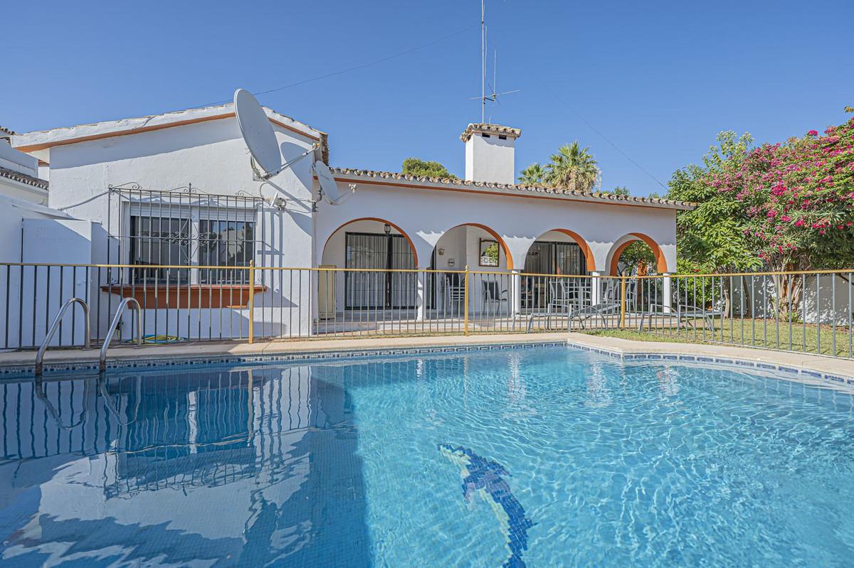 Villa Detached in Nueva Andaluc&iacute;a
