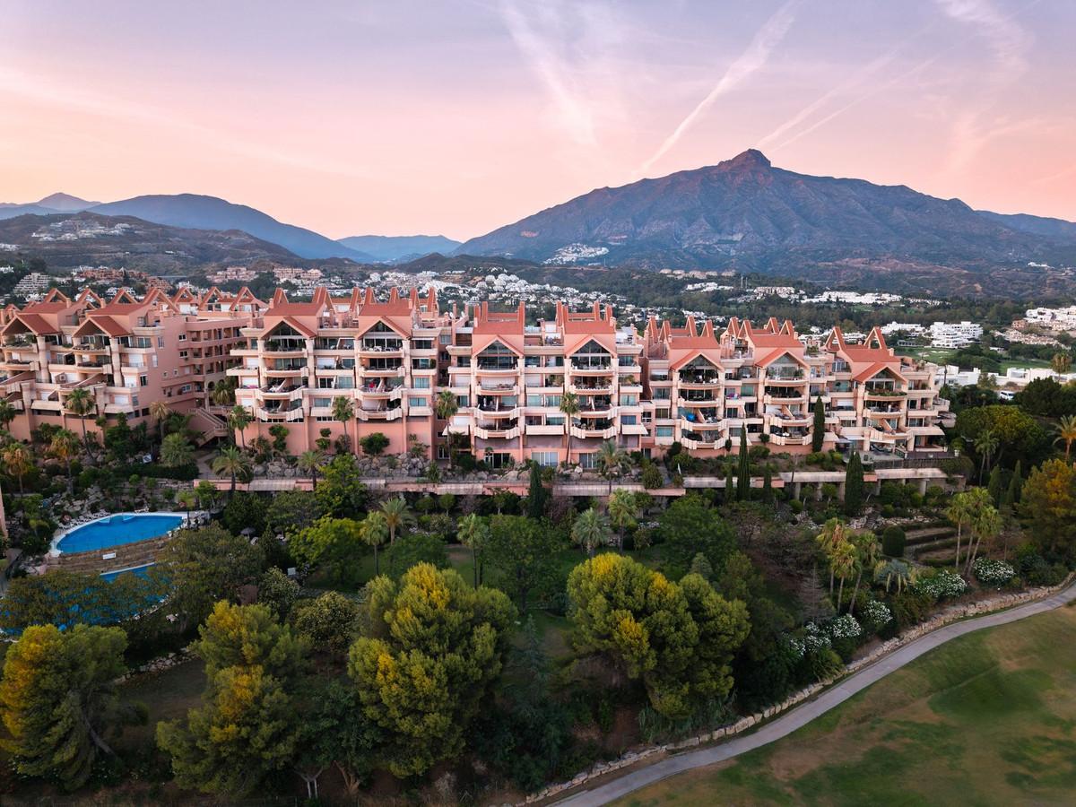 Apartment Penthouse in Nueva Andaluc&iacute;a