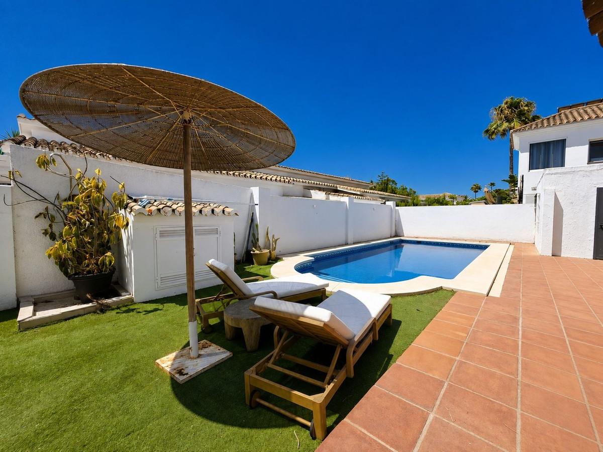 Villa Detached in Estepona
