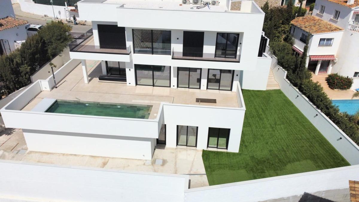Villa Detached in Riviera del Sol
