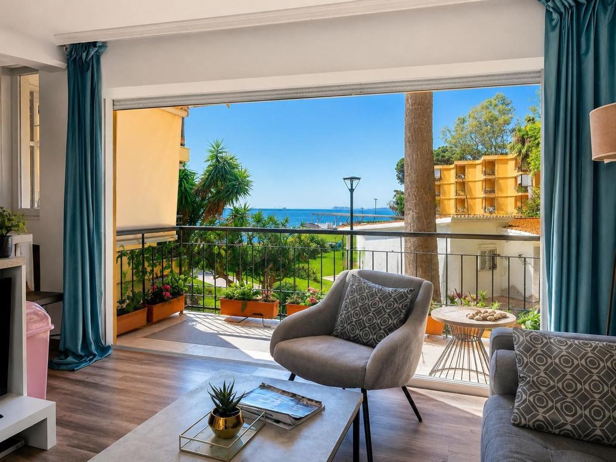 Apartment Middle Floor in Estepona