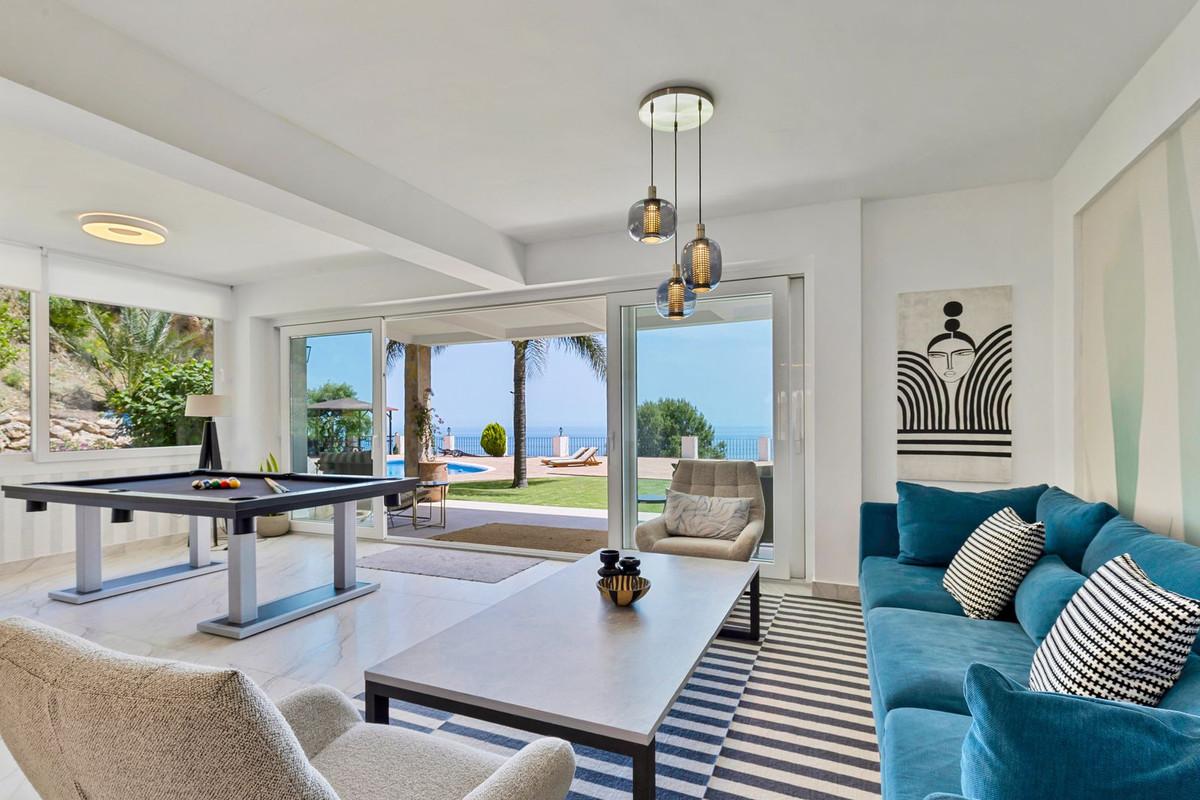 Villa Semi Detached in Marbella