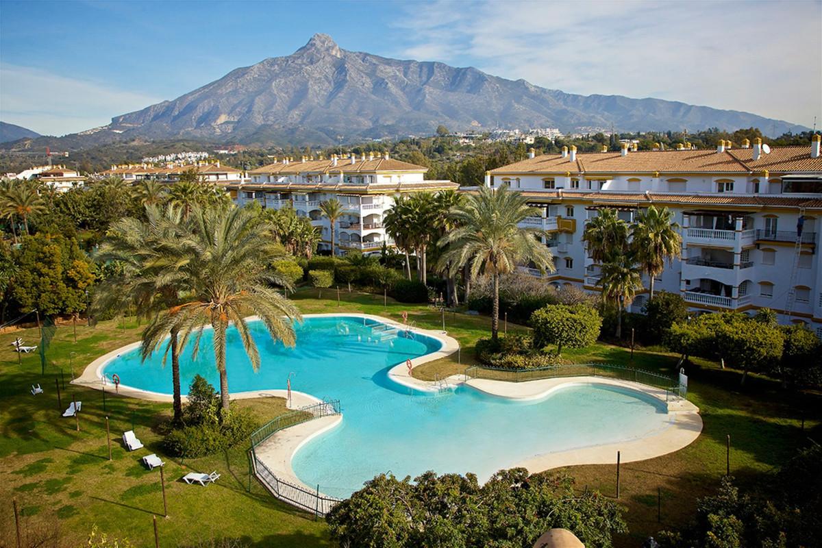 Apartment Penthouse in Nueva Andaluc&iacute;a