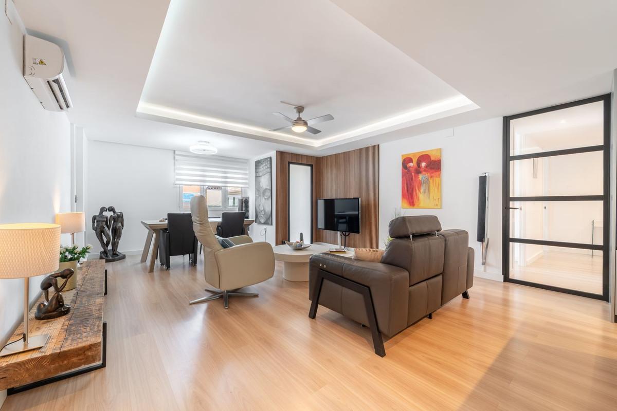 Apartment Middle Floor in M&aacute;laga Centro