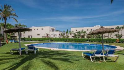 R5440330, Apartment Ground Floor in Altos de los Monteros