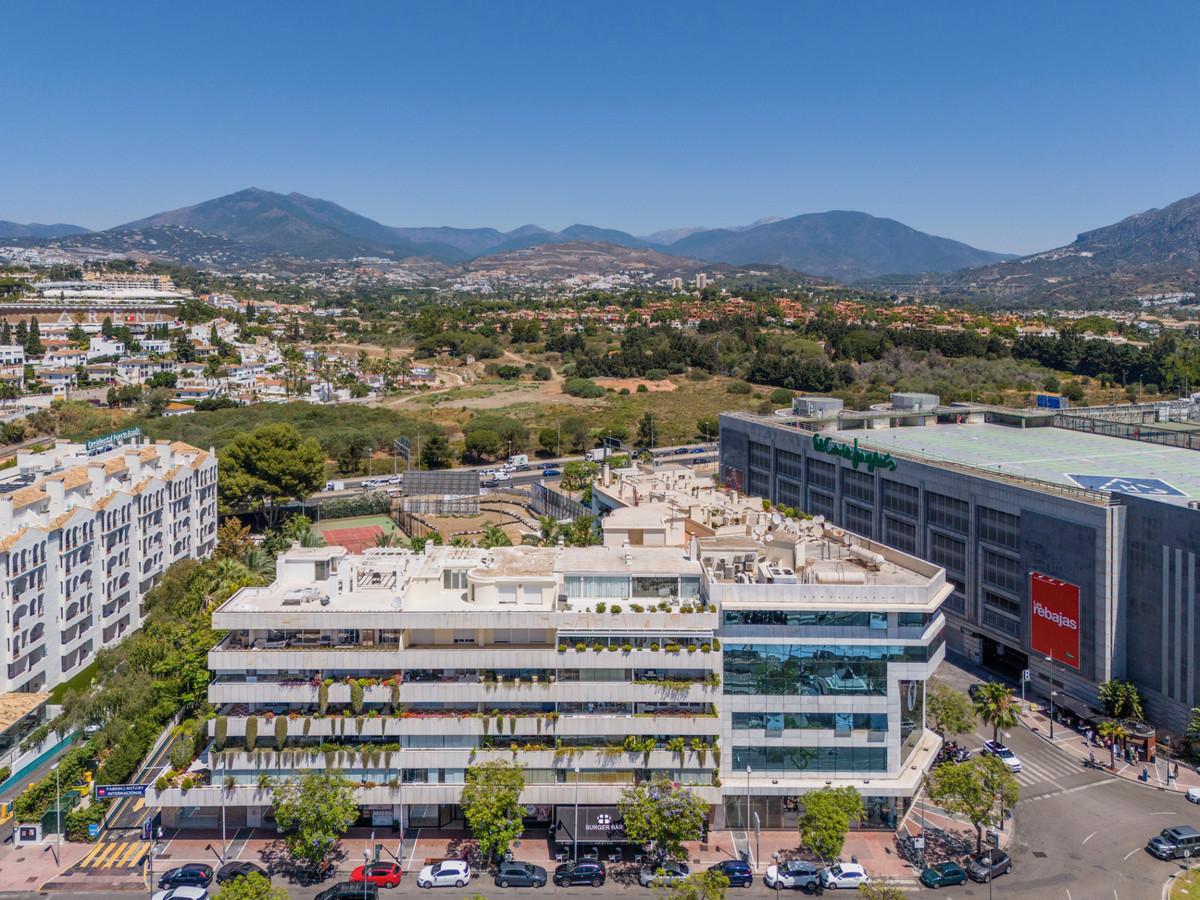 Commercial Office in Puerto Ban&uacute;s