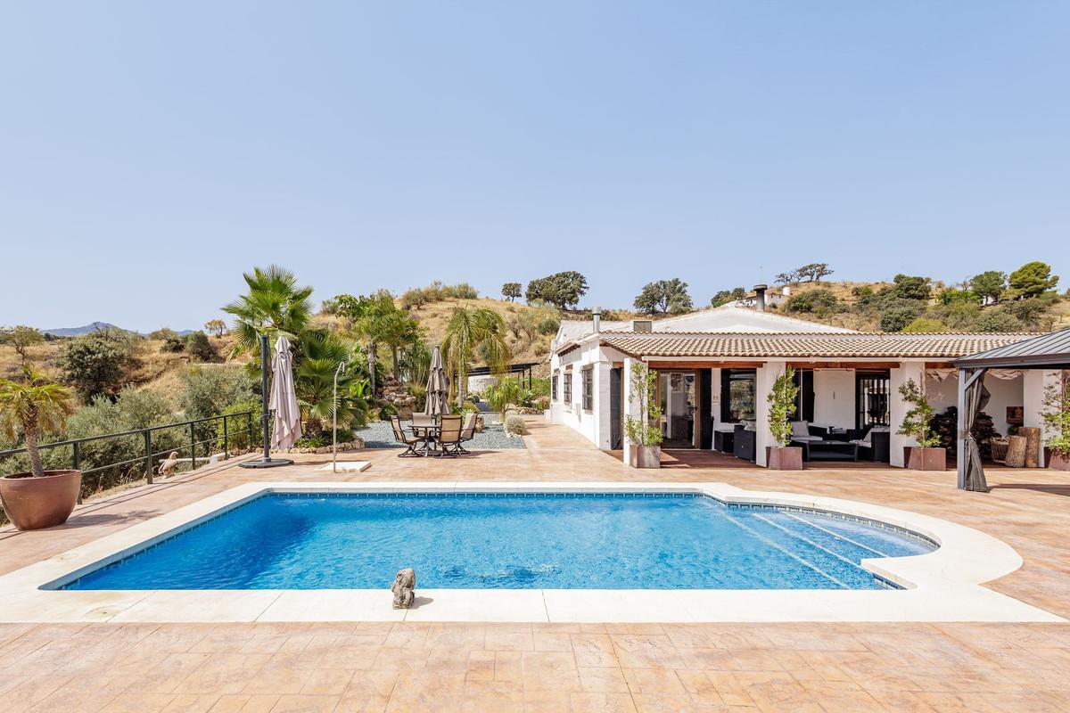 Villa Detached in Co&iacute;n