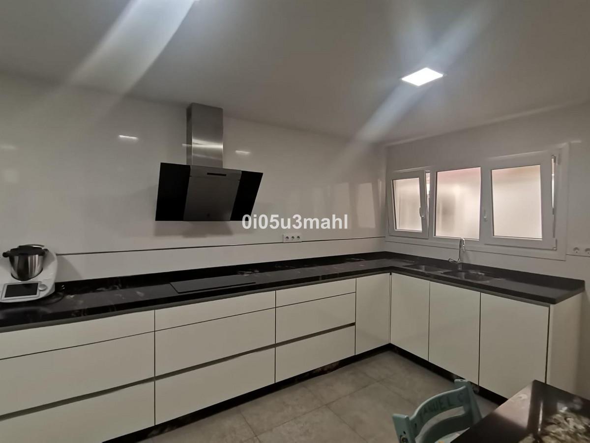 Apartment Middle Floor in El Palo