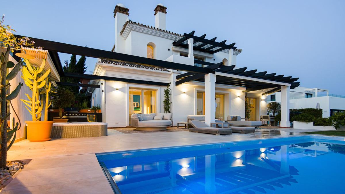 Villa Detached in Las Chapas