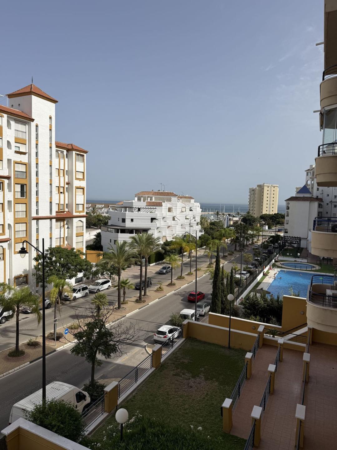 Apartment Middle Floor in Estepona
