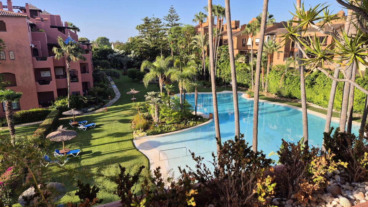 Apartment Penthouse Duplex in Guadalmina Baja
