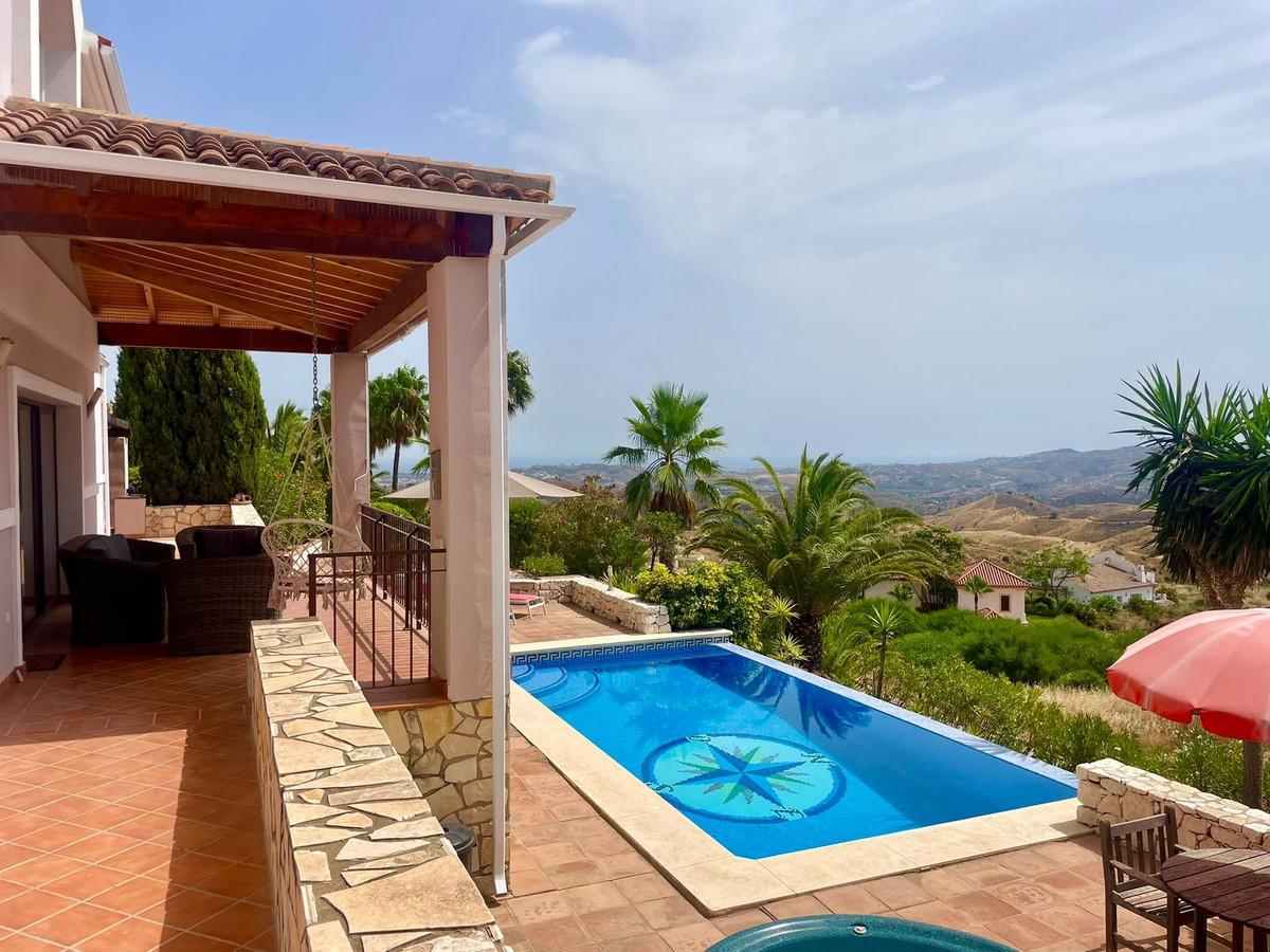 Villa Detached in Valtocado