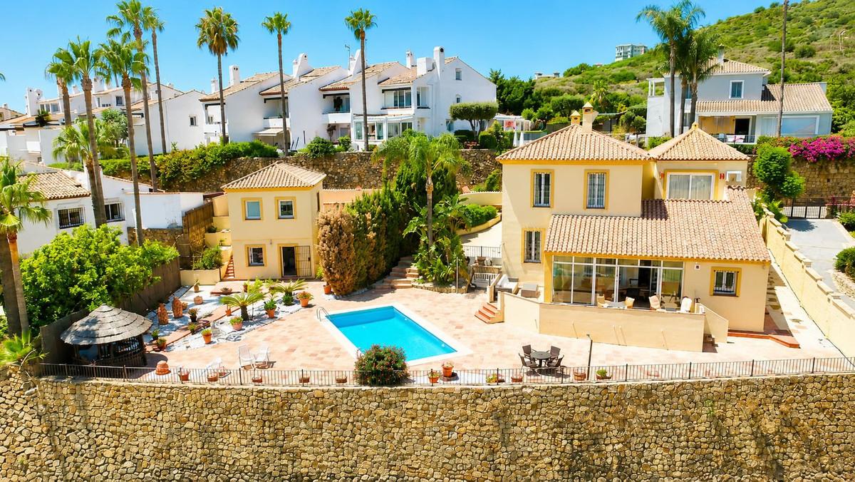 Villa Detached in La Duquesa