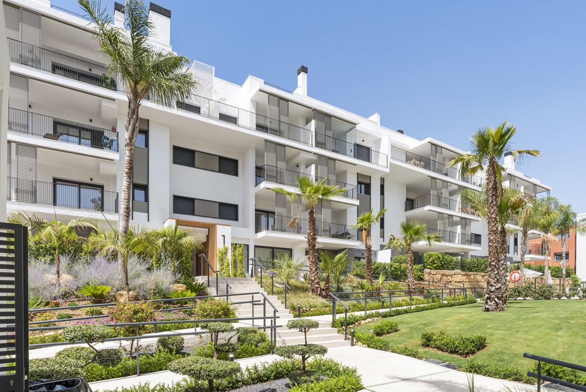 Apartment Penthouse in Estepona