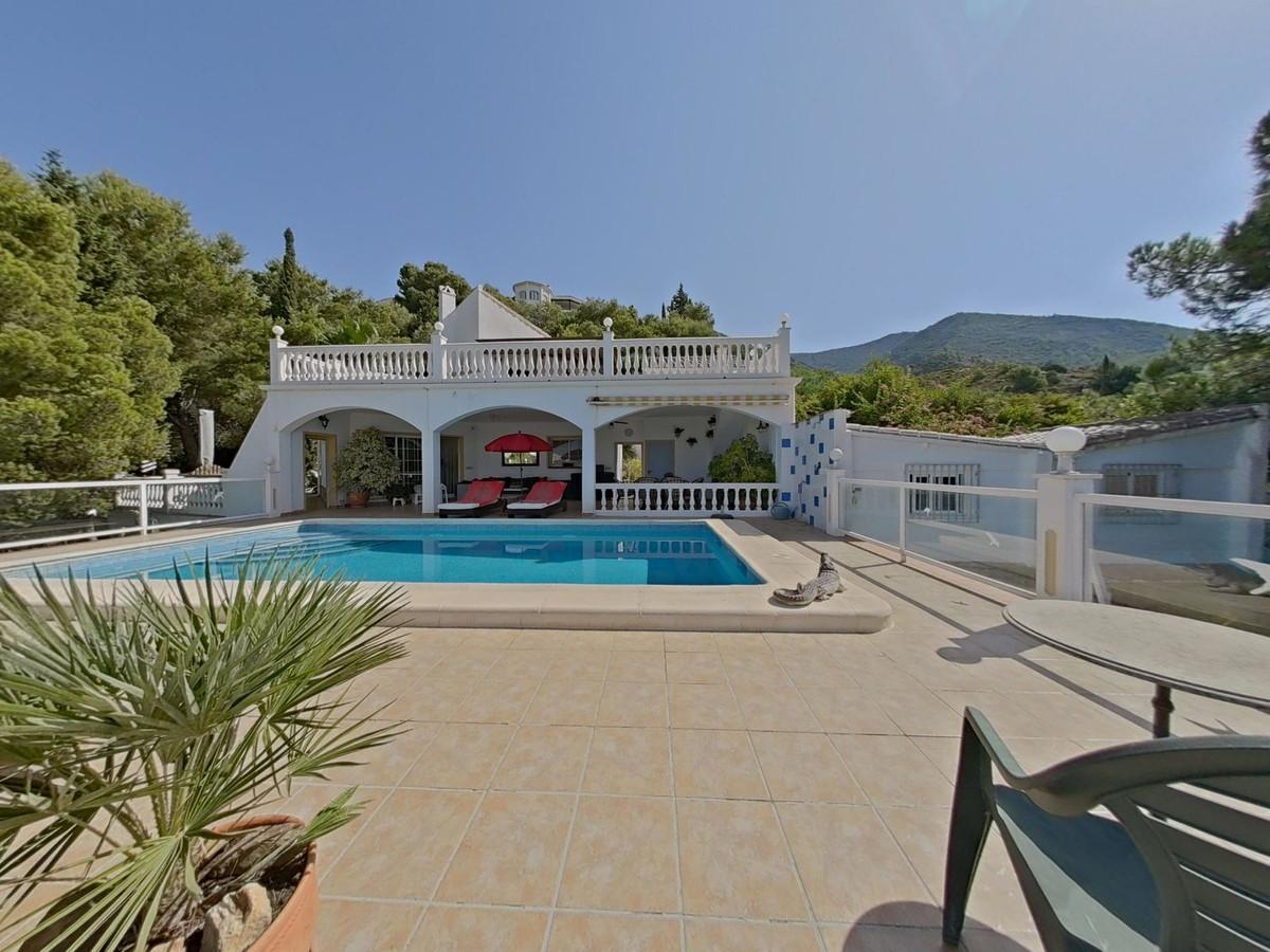 Villa Detached in Valtocado