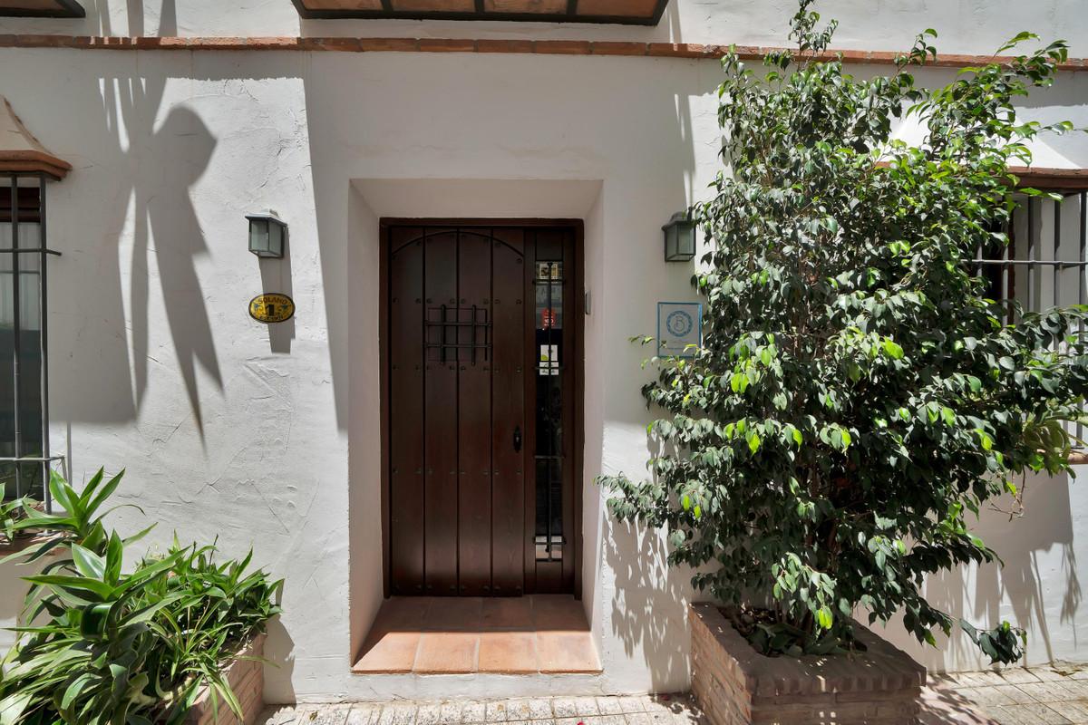 Commercial Building in Marbella