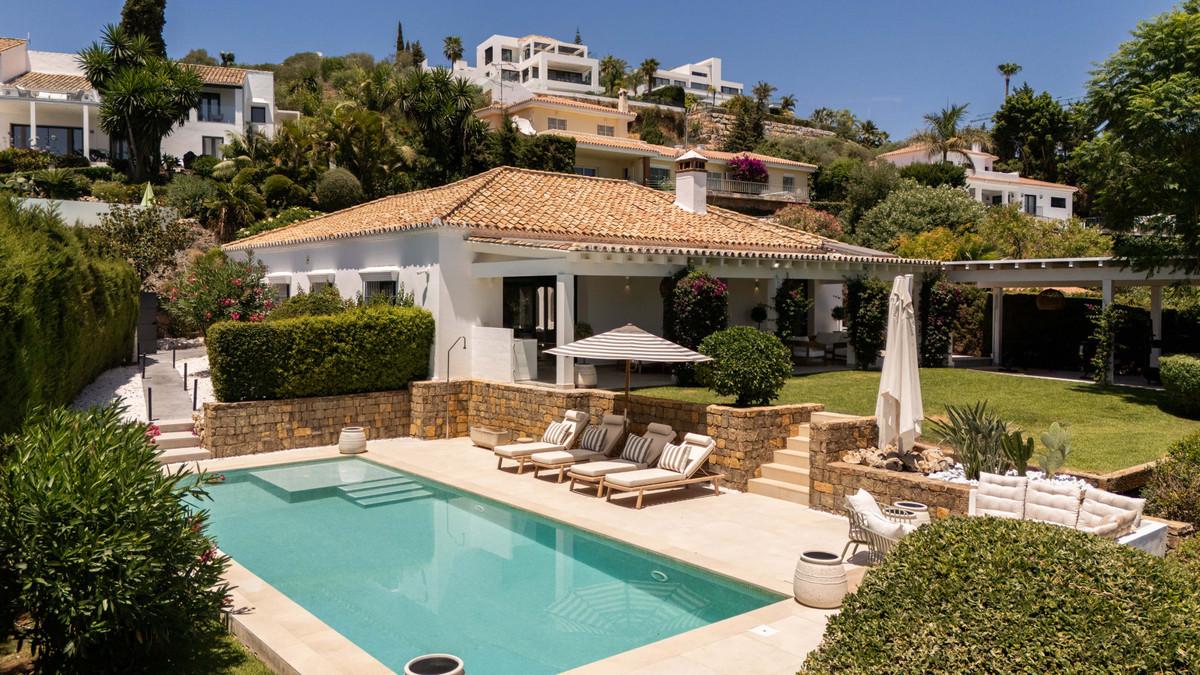 Villa Detached in El Paraiso
