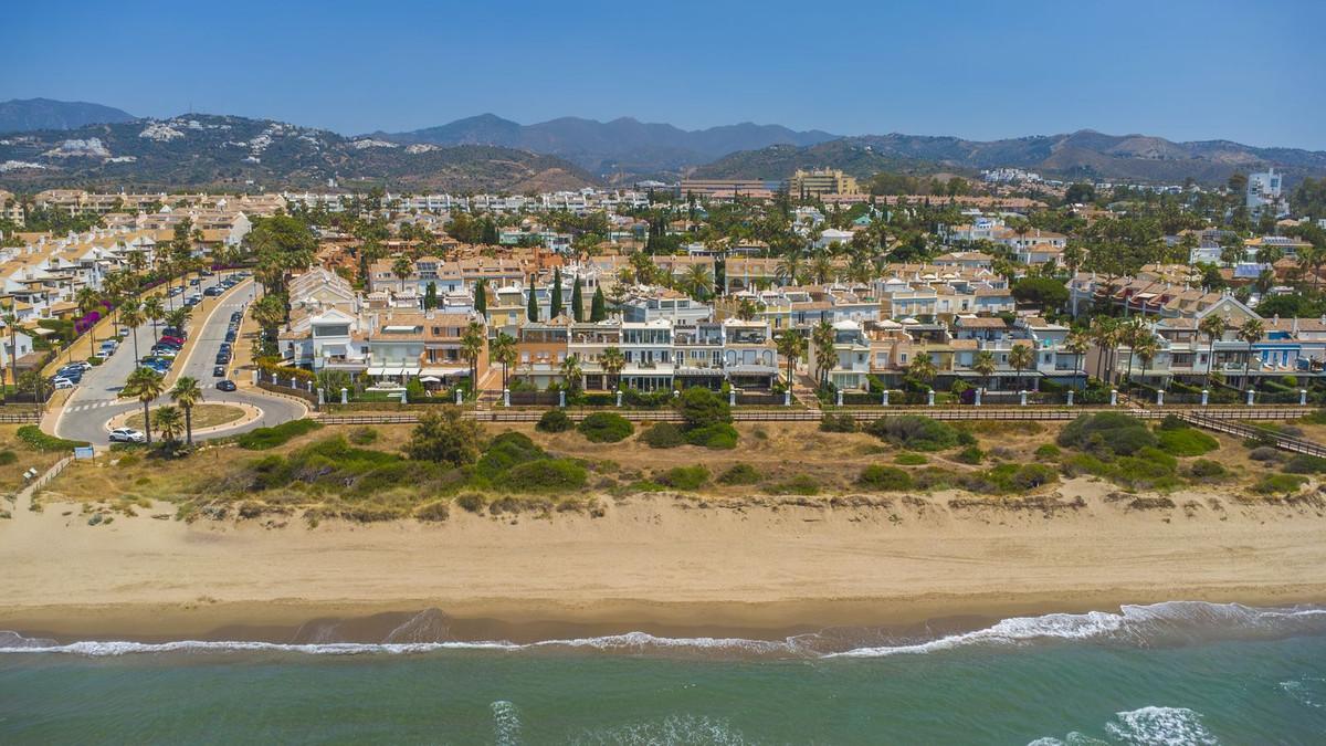 Villa Semi Detached in Bah&iacute;a de Marbella