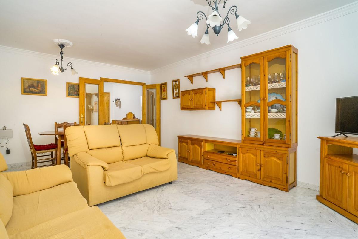 Apartment Middle Floor in Estepona
