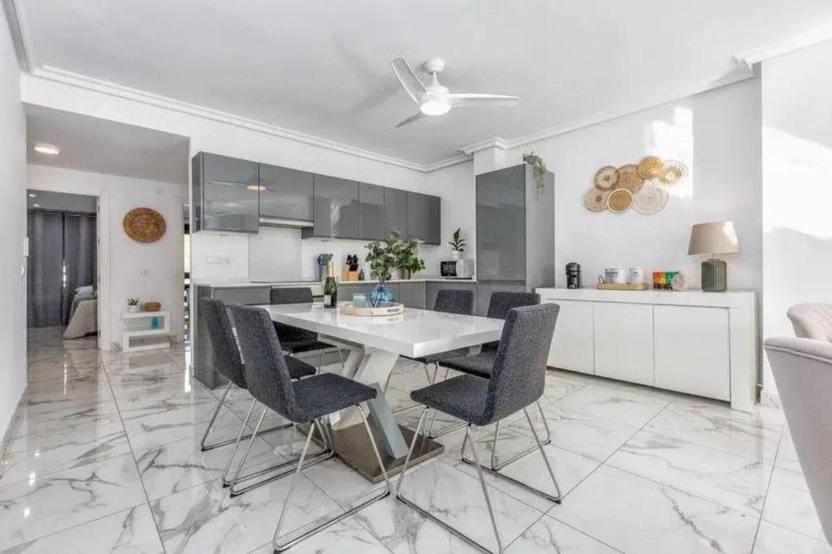 Apartment Middle Floor in Nueva Andaluc&iacute;a