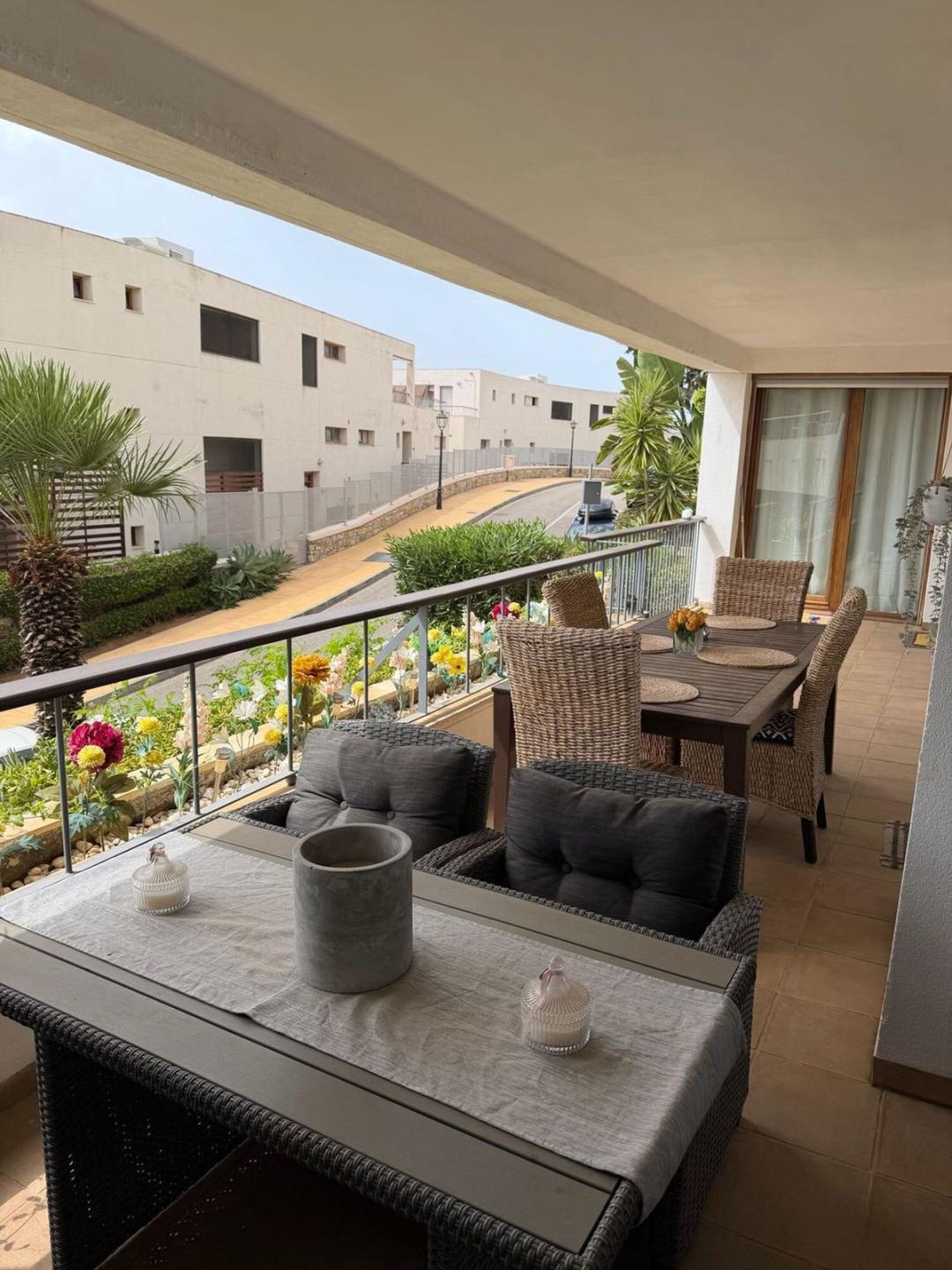 Apartment Middle Floor in Altos de los Monteros